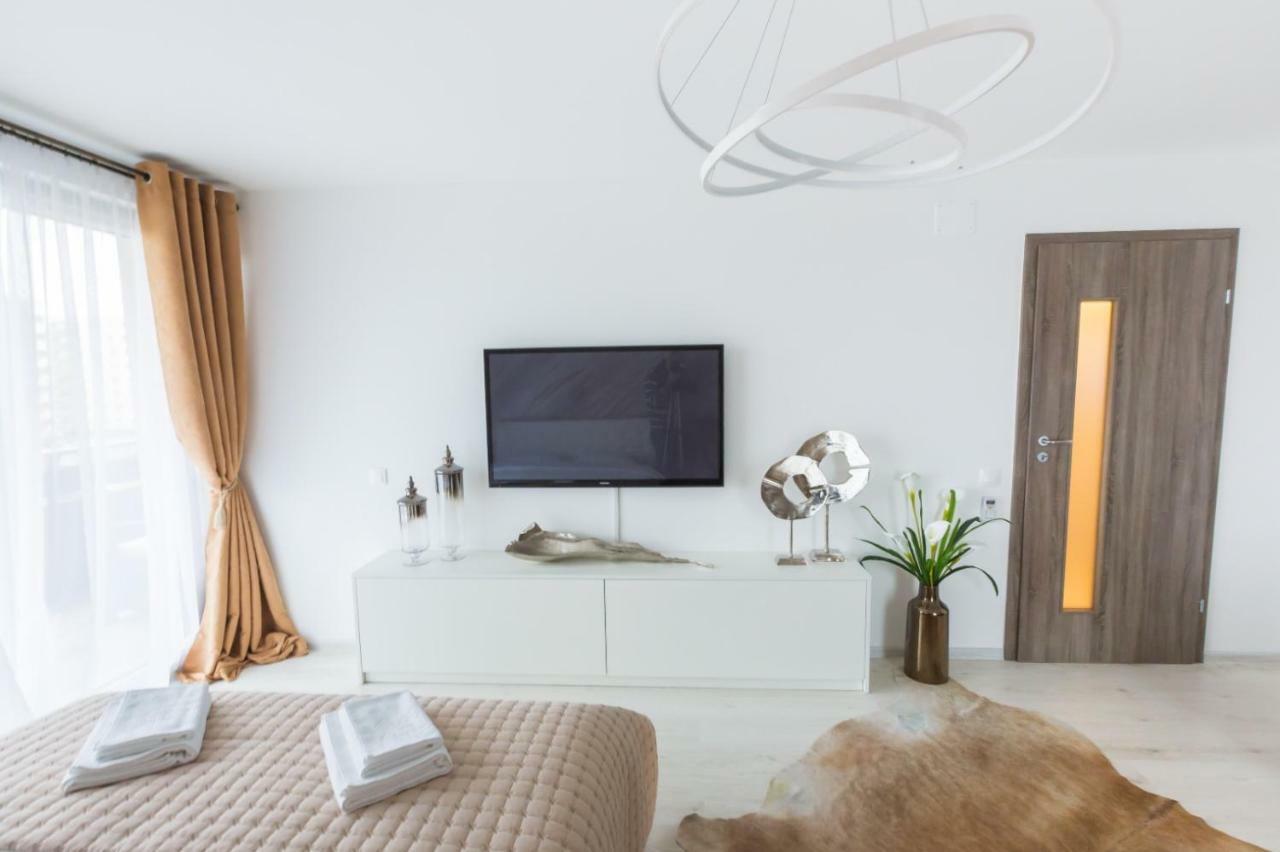 Apartment Alonisos Lux Braşov Exteriör bild