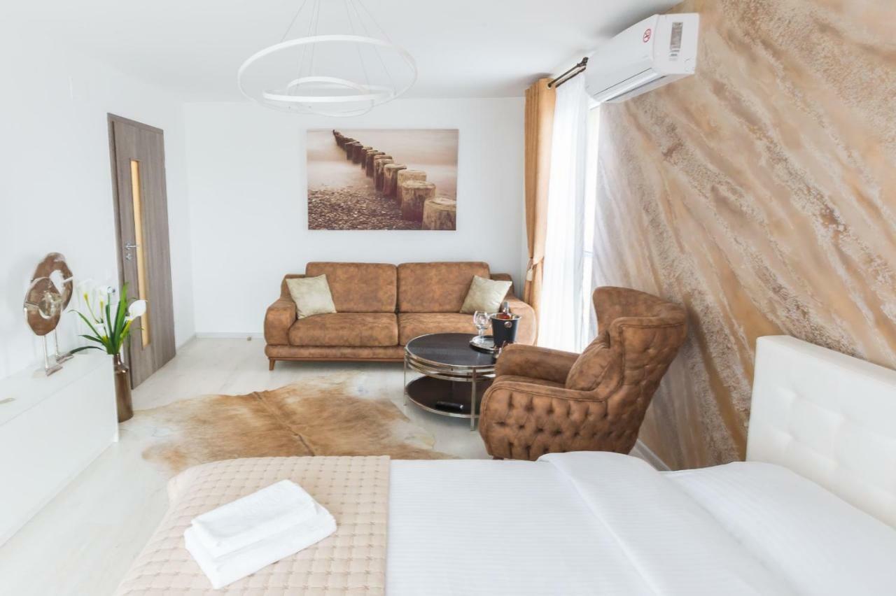 Apartment Alonisos Lux Braşov Exteriör bild