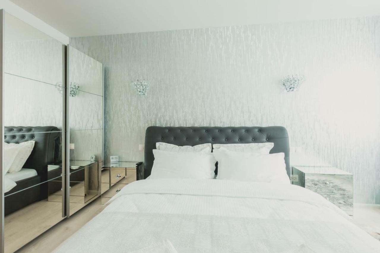 Apartment Alonisos Lux Braşov Exteriör bild